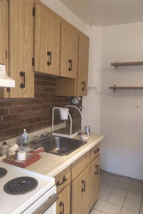 Awesome Cozy 1 Bedroom Coachhouse Торонто Екстер'єр фото